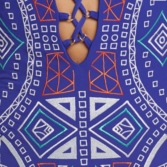 Trina Turk Jakarta emboidered swimsuit NWT - Picture 4 of 4